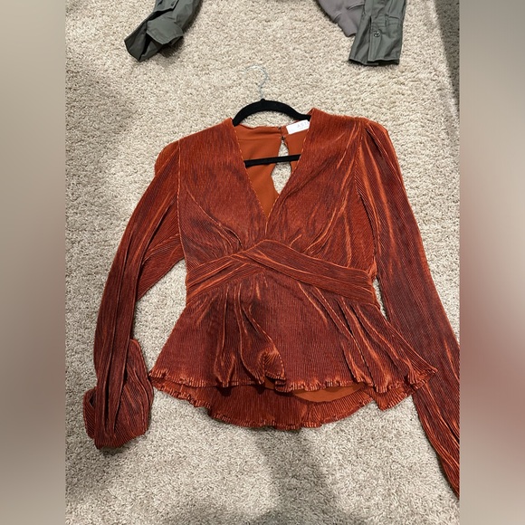 ASTR the label top - Picture 1 of 2